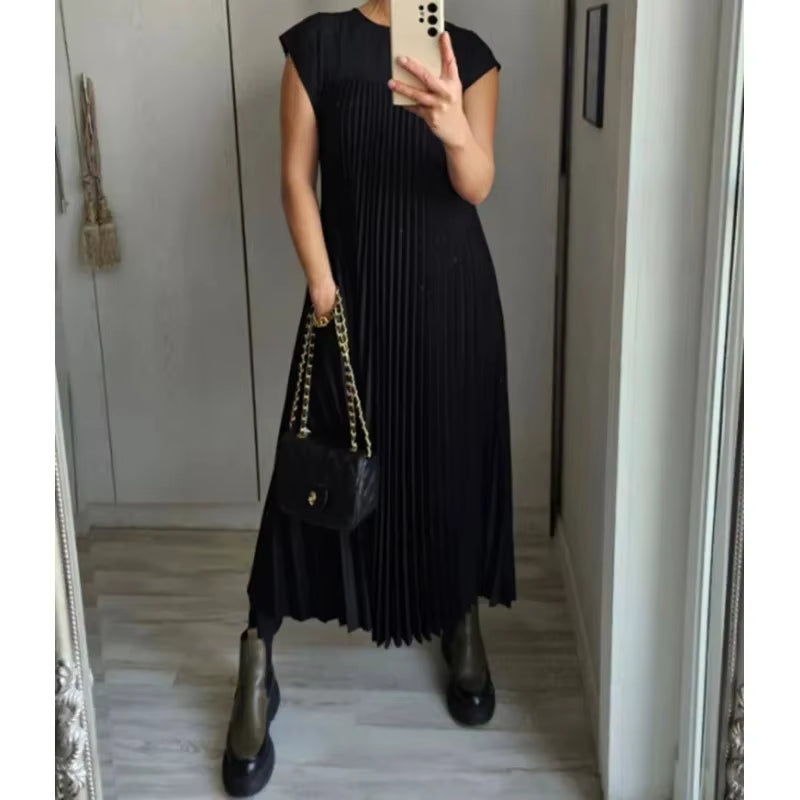 Pleated Sleeveless Dress – Chic, Feminine & Effortless Style for Every Season