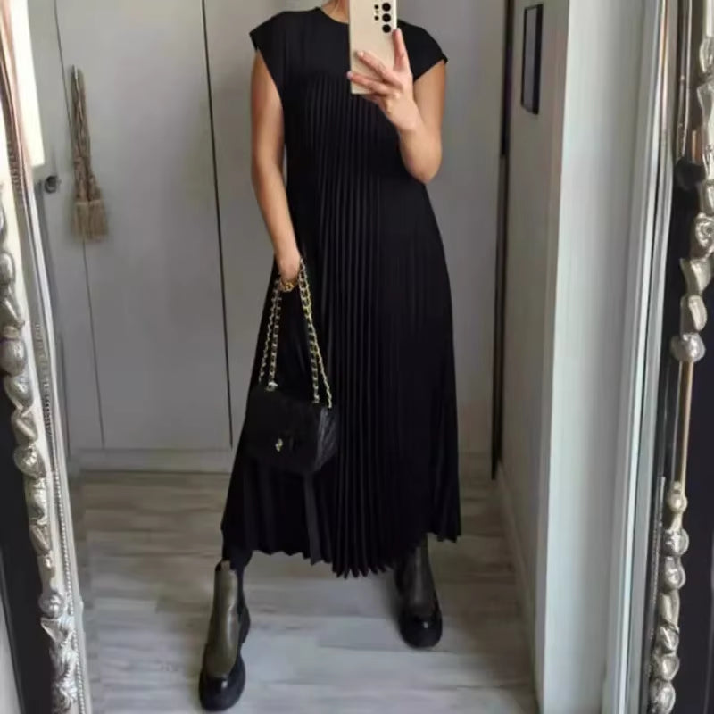 Pleated Sleeveless Dress – Chic, Feminine & Effortless Style for Every Season